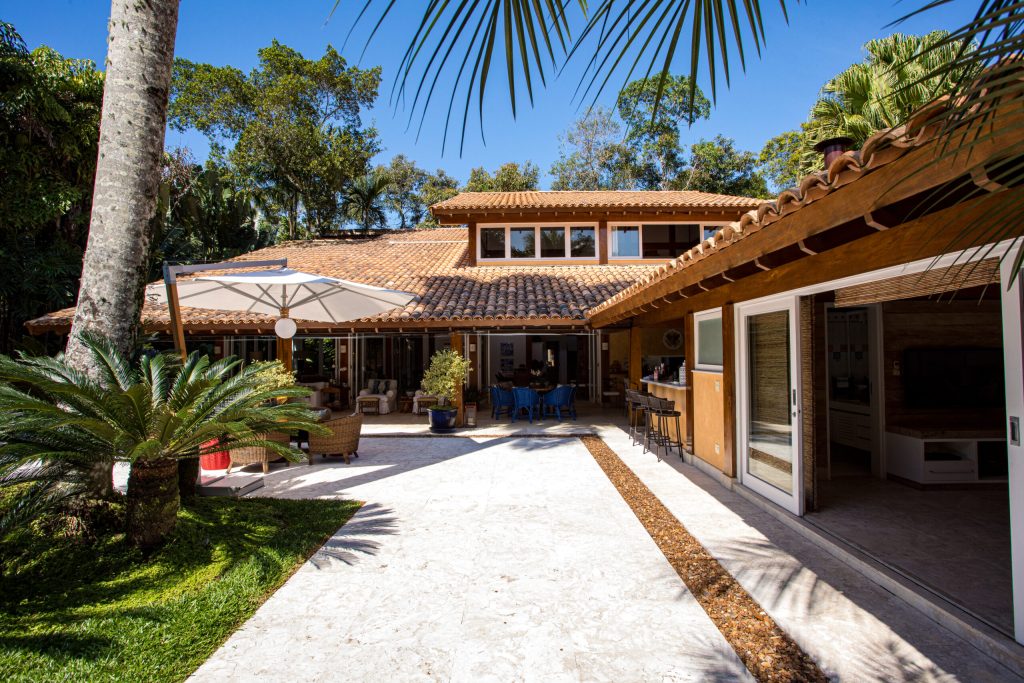 Aluguel-de-casas-de-luxo-SPLitoral-Villa-9-3-scaled