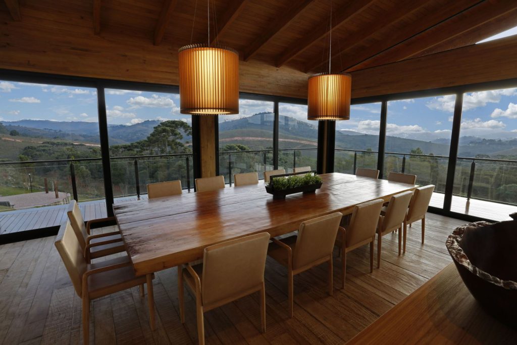 Carrossel_aluguel-de-casas-de-luxo_Villa05-em-Campos_do_Jordão-Sao_paulo-12