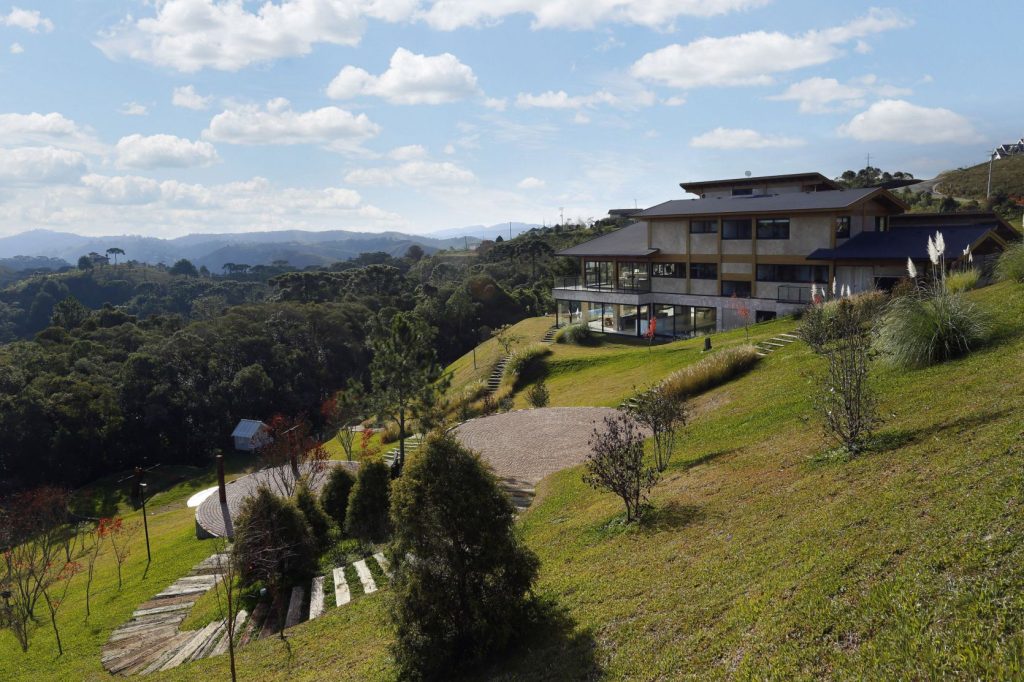 Carrossel_aluguel-de-casas-de-luxo_Villa05-em-Campos_do_Jordão-Sao_paulo-5