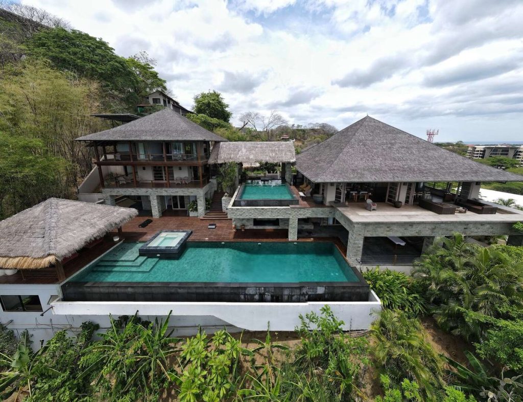 Villa Alang01