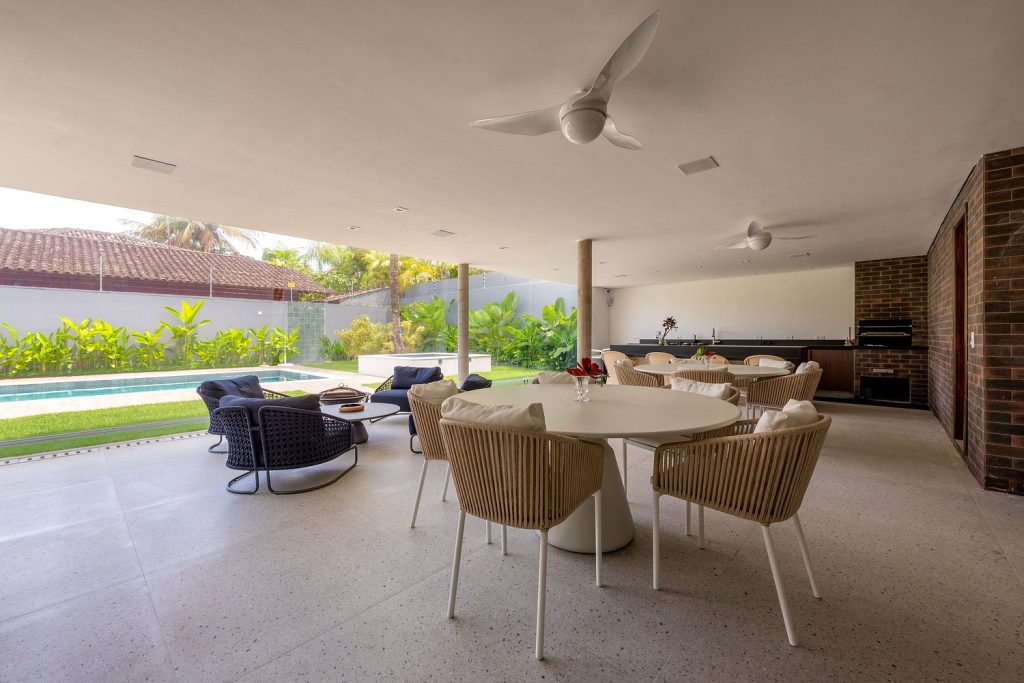 casa-de-praia-juquehy-5-suites-spcs285-623b21e2c0edf3757720f49e (1)