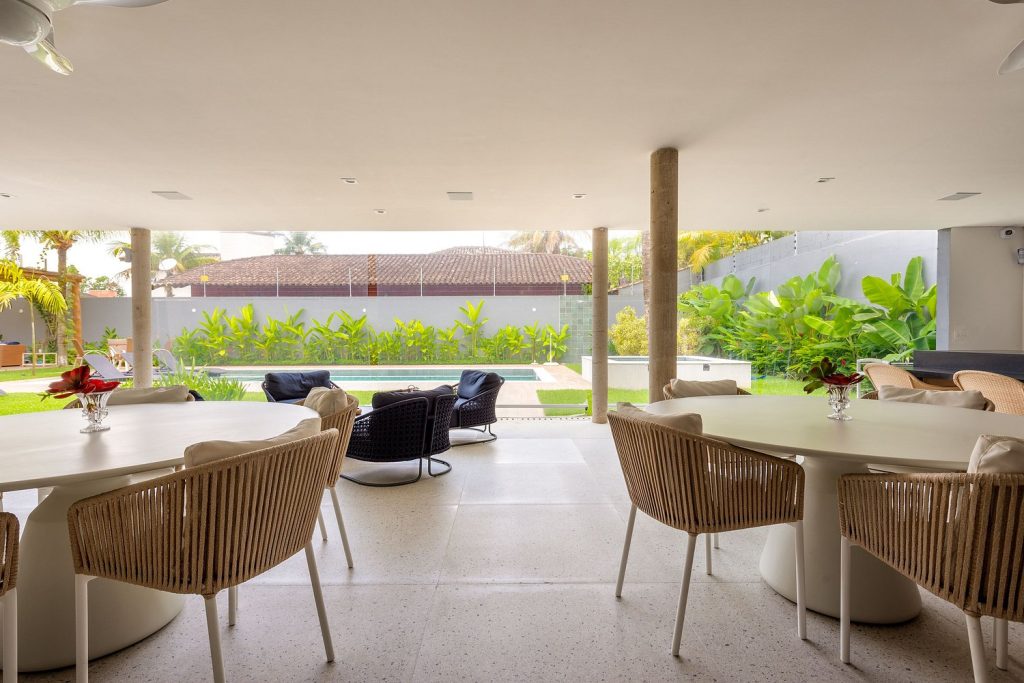 casa-de-praia-juquehy-5-suites-spcs285-623b21ecc0edf30d5620f4aa (1)