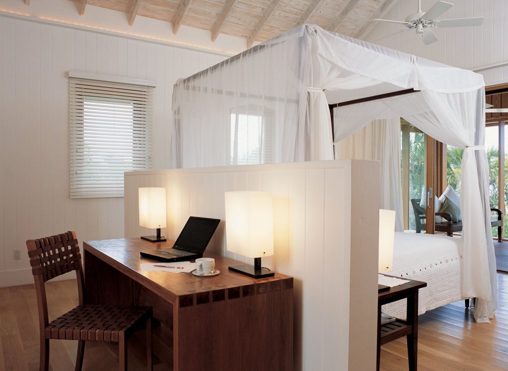 villa-parrot-cay-turks-caicos-caribbean-luxury-pool-oceanfront-rocky-point-bed-1