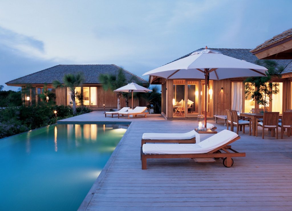 villa-parrot-cay-turks-caicos-caribbean-luxury-pool-oceanfront-rocky-point-pool