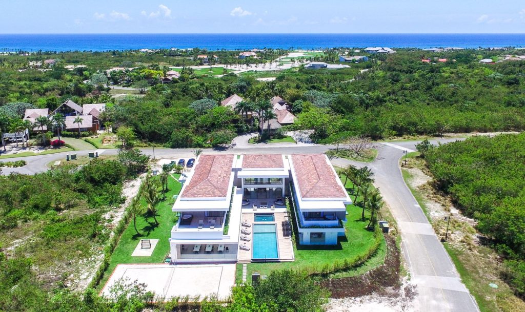 villa-punta-cana-dominican-republic-luxury-pool-golf-resort-yarari-royale-aer-3