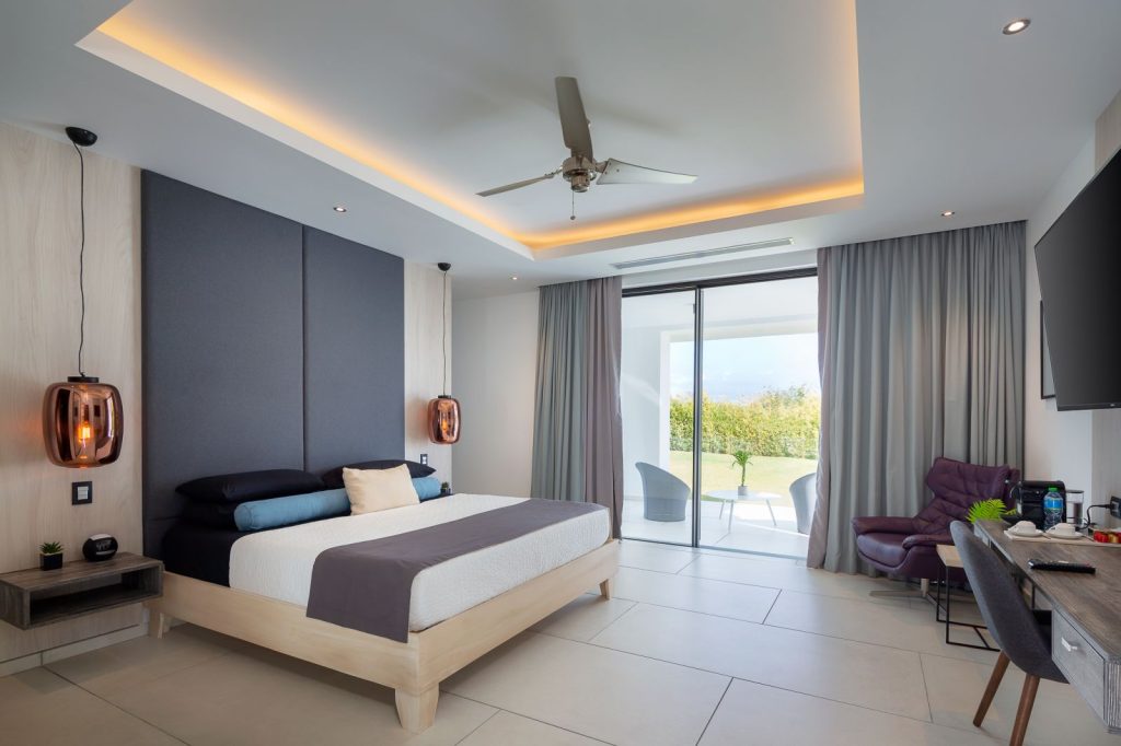 villa-punta-cana-dominican-republic-luxury-pool-golf-resort-yarari-royale-bed-1