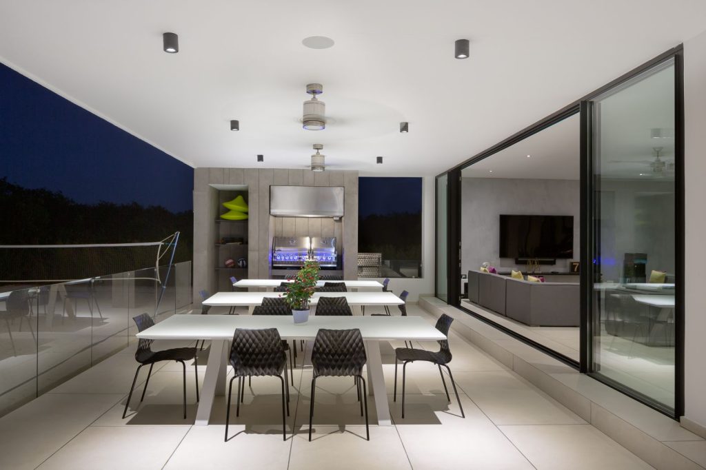 villa-punta-cana-dominican-republic-luxury-pool-golf-resort-yarari-royale-out-din