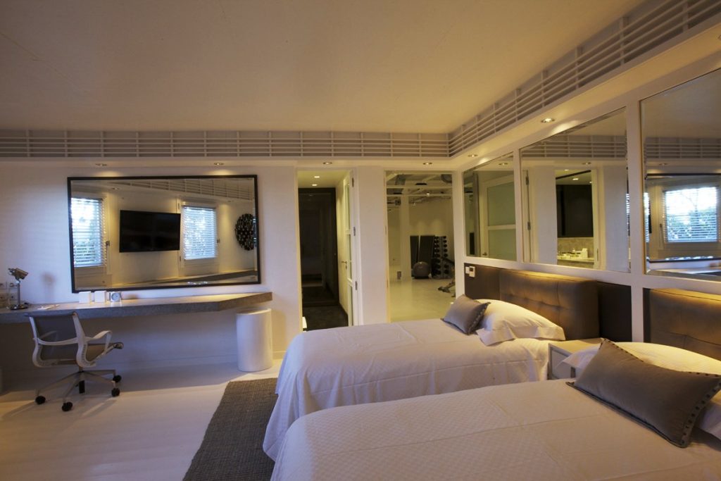 villa-st-barths-caribbean-luxury-pool-la-danse-des-etoiles-bed-10jpg