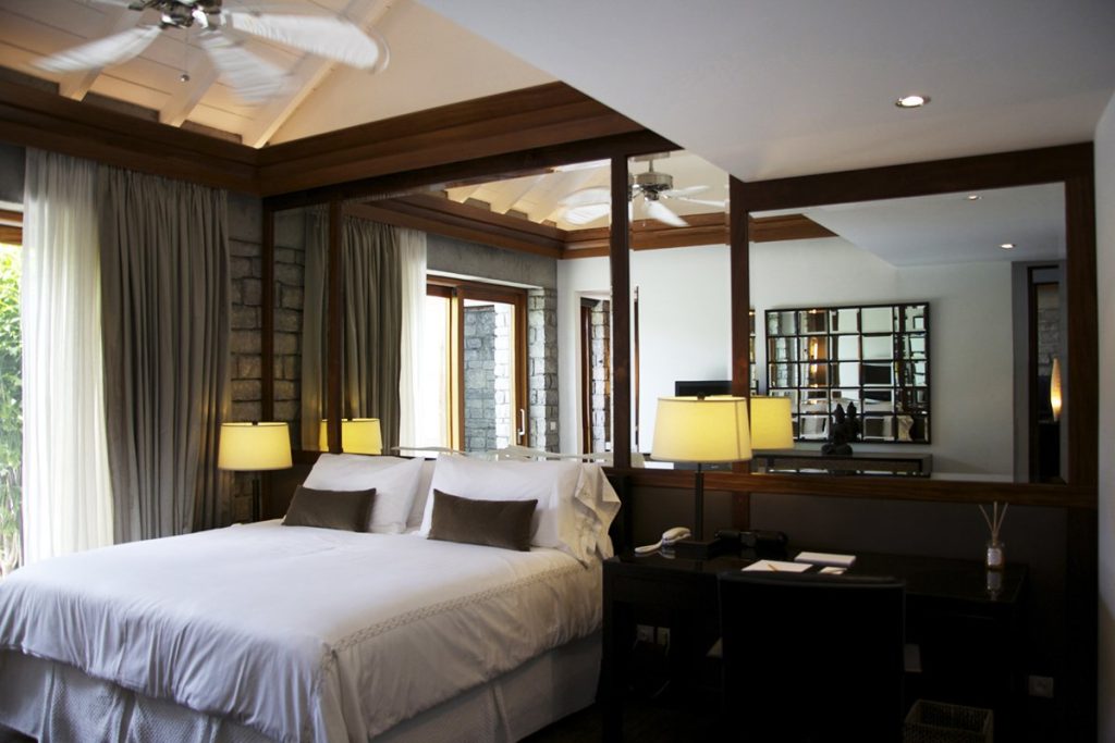 villa-st-barths-caribbean-luxury-pool-la-danse-des-etoiles-bed-4