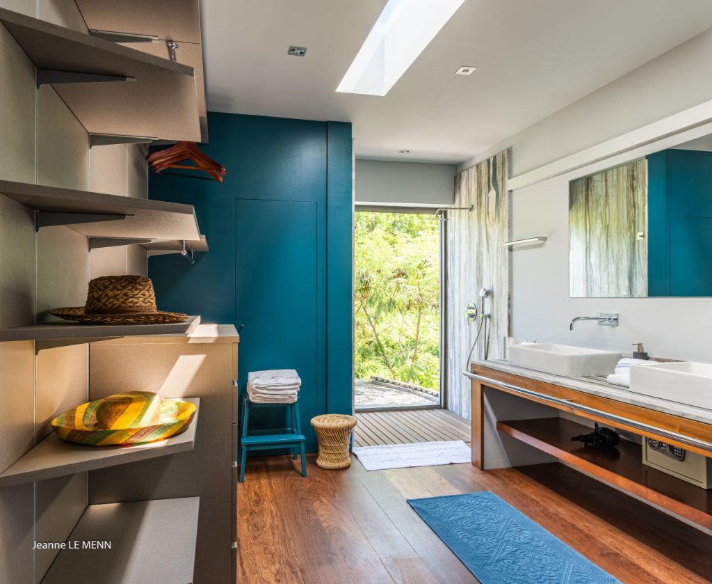 villa-st-barts-caribbean-luxury-pool-triagoz-bath-3