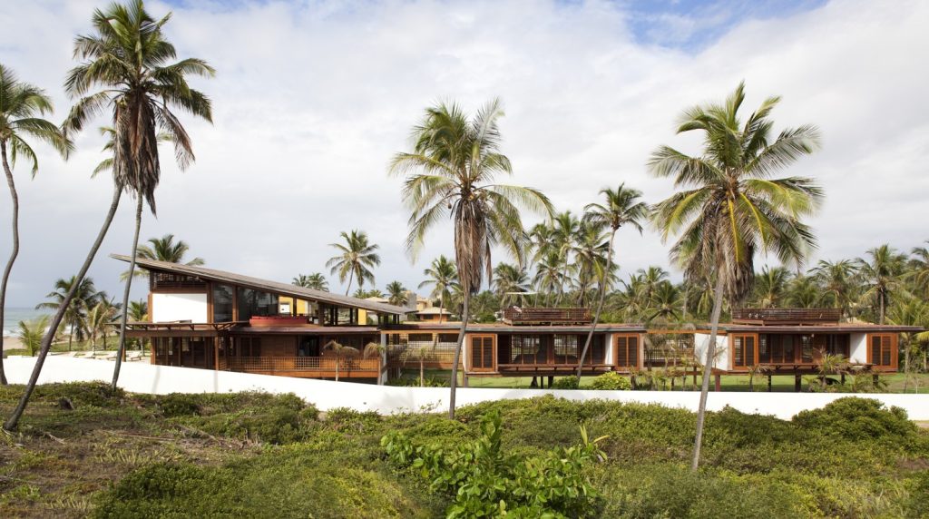 Carrossel_aluguel-de-casas-de-luxo_Villa01-em-PraiaInterlagos-Bahia-19-1
