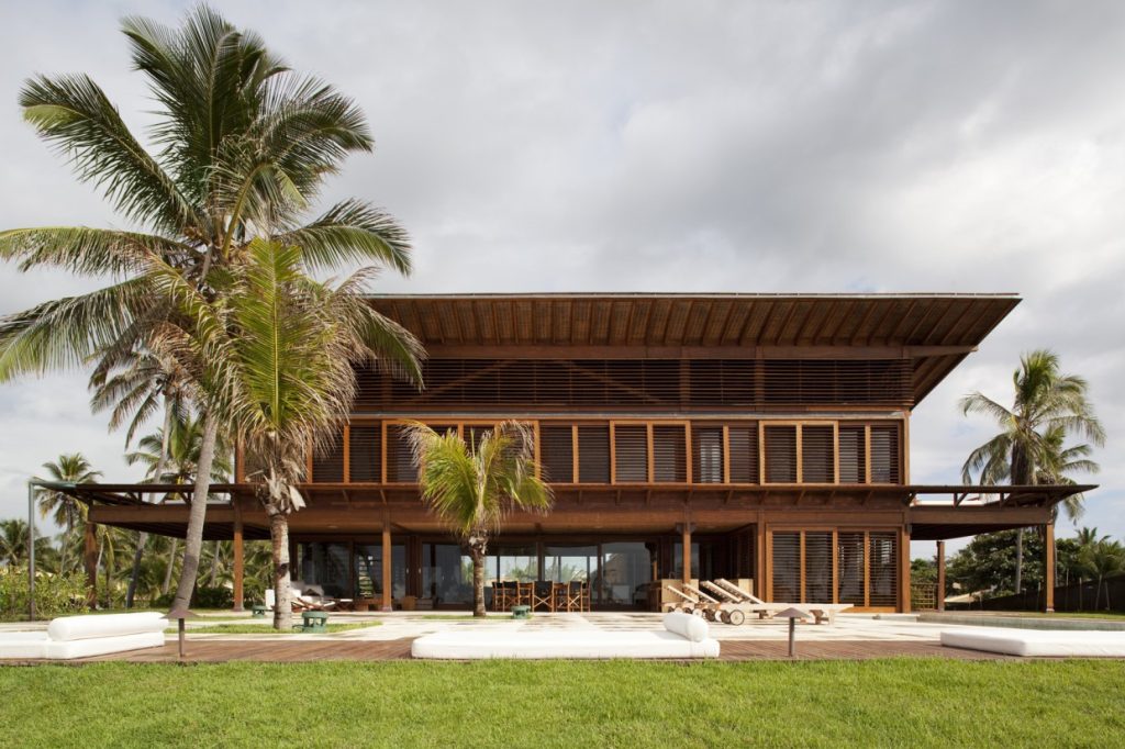 Carrossel_aluguel-de-casas-de-luxo_Villa01-em-PraiaInterlagos-Bahia-2