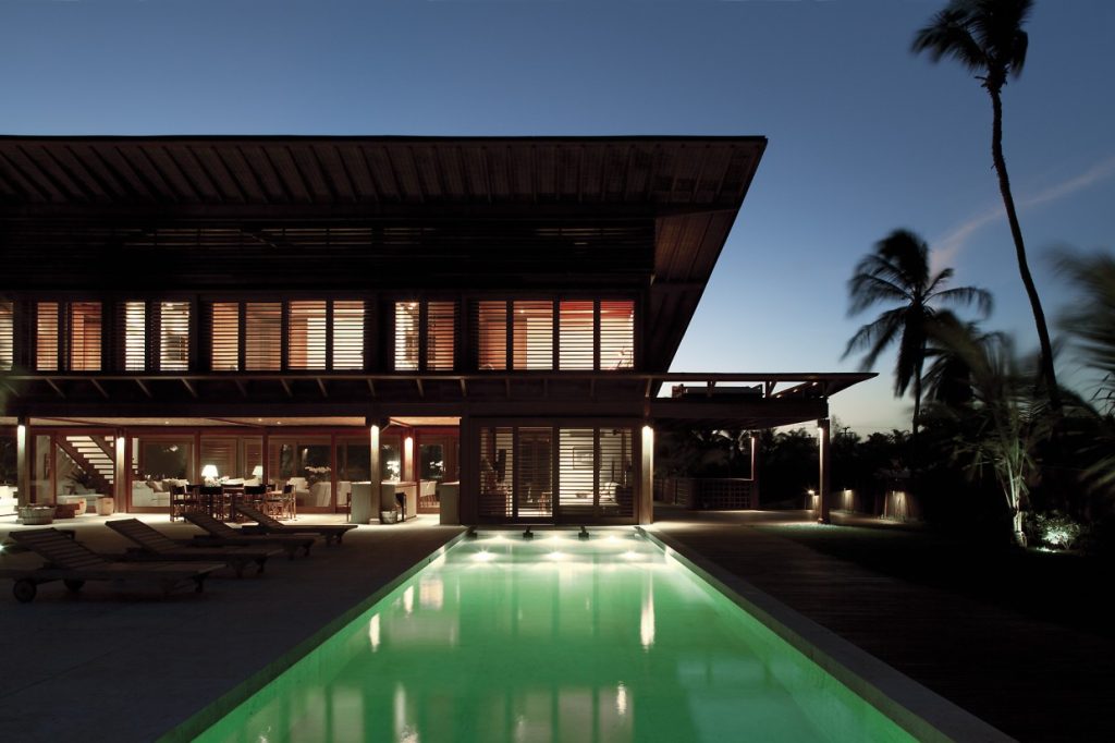 Carrossel_aluguel-de-casas-de-luxo_Villa01-em-PraiaInterlagos-Bahia-7