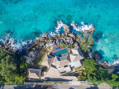 villa-seychelles-indian-ocean-luxury-pool-sea-monkey-cov-1