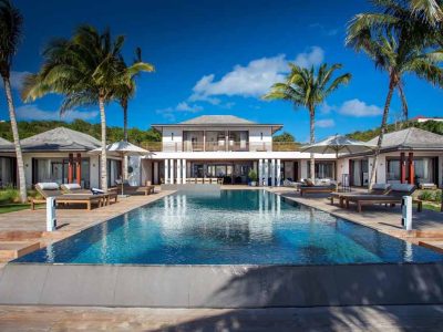 villa-st-barths-caribbean-beach-luxury-pool-tennis-maison-blanc-bleu-ext-1